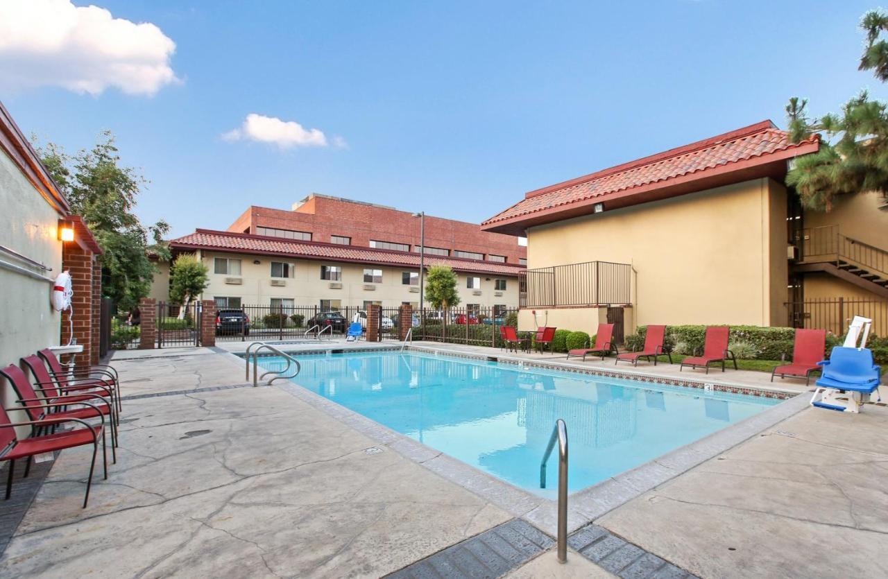 Red Roof Inn Санта-Ана Экстерьер фото